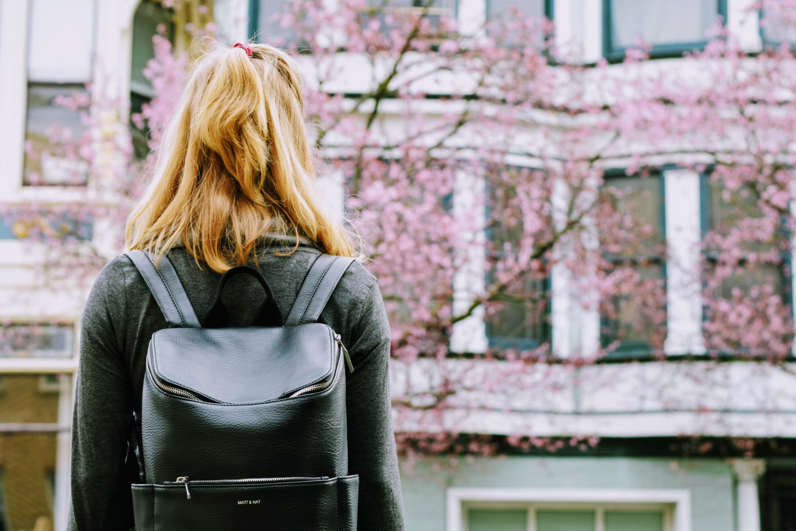 Empowering Women: The Essential Role of Business Backpacks in Modern Professional Life